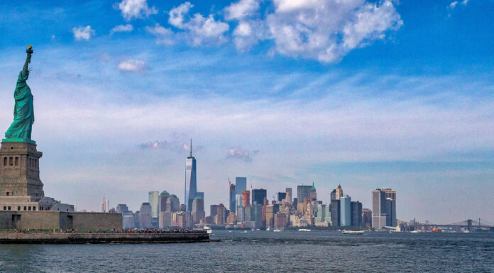 Restoring New York Harbor with One Billion Oysters