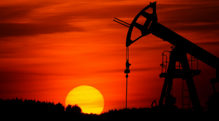 56% of Oil and Gas Workers Want Renewables Jobs as Fossils’ Recruitment Woes Grow