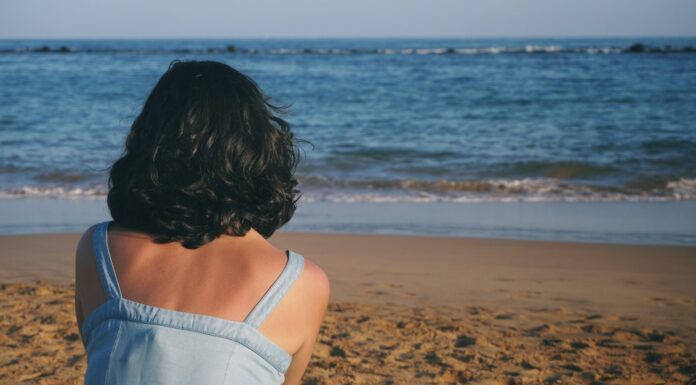 This 100% Natural Material is Being Used to Mop Up Ocean Pollution