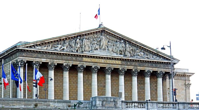 France Bans Fossil Fuel Advertisements